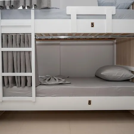 بيت شباب Mani شكودر